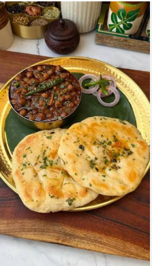 CHHOLE KULCHE